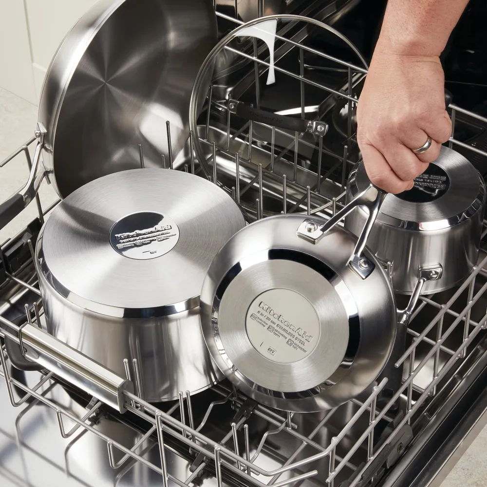 Stainless Steel 1-Quart Saucepan with Pour Spouts and Measuring Marks